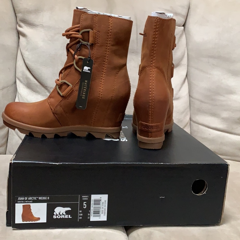 BRAND NEW, NEVER WORN, JOAN OF ARCTIC WEDGE II, SZ 5, COLOR-ICED TEA/THE GLACÉ. - Picture 6 of 6